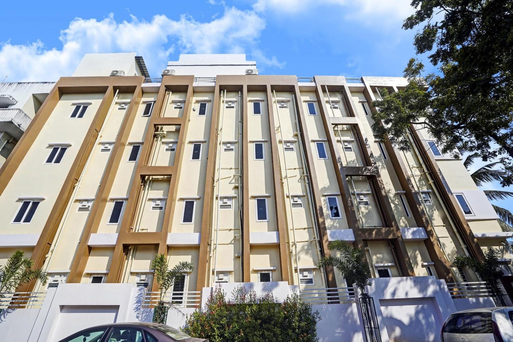Capital O De Alphabet Kakinada Hotel Exterior foto