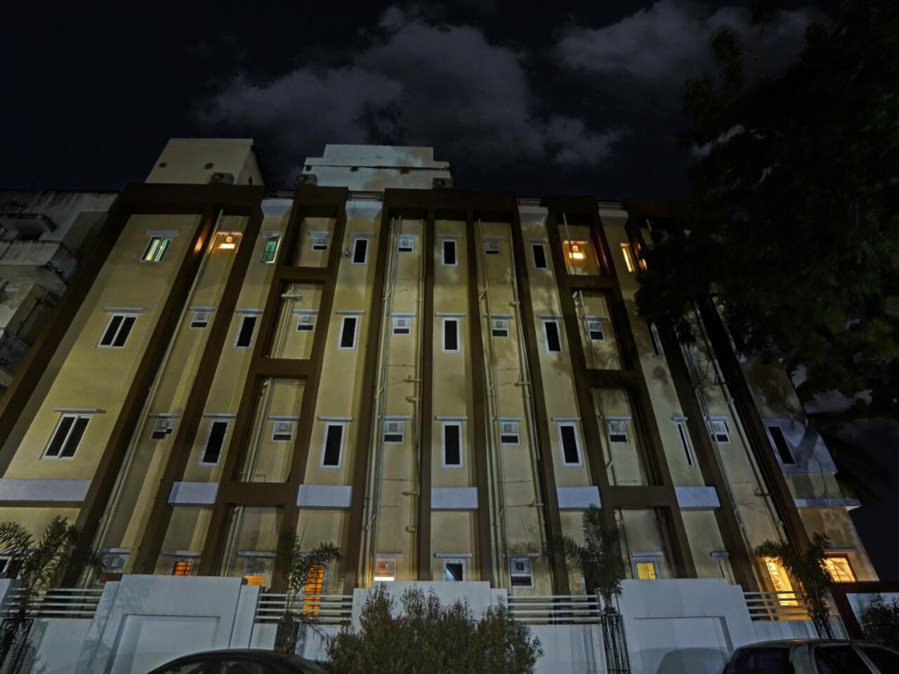 Capital O De Alphabet Kakinada Hotel Exterior foto