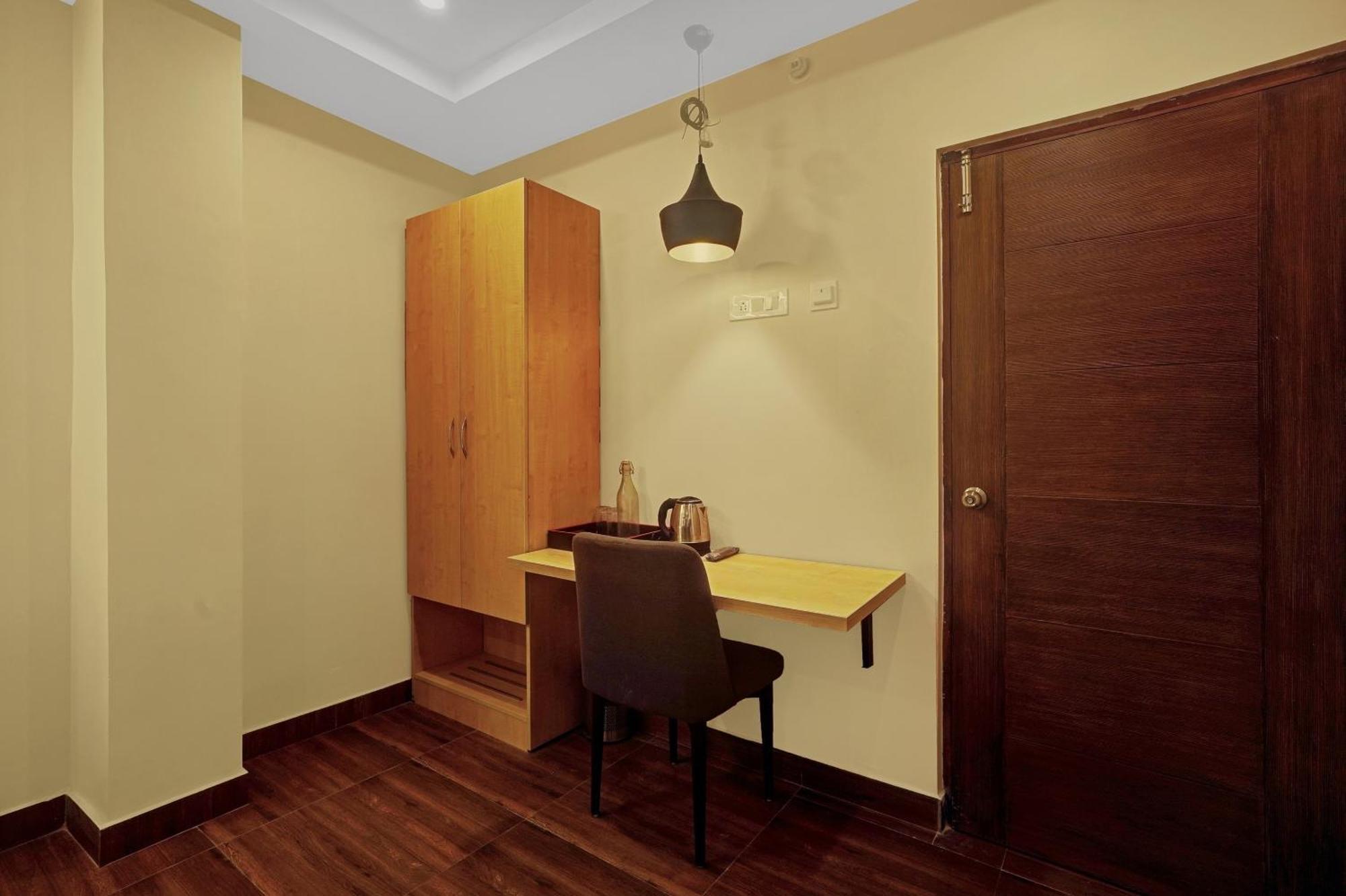 Capital O De Alphabet Kakinada Hotel Exterior foto