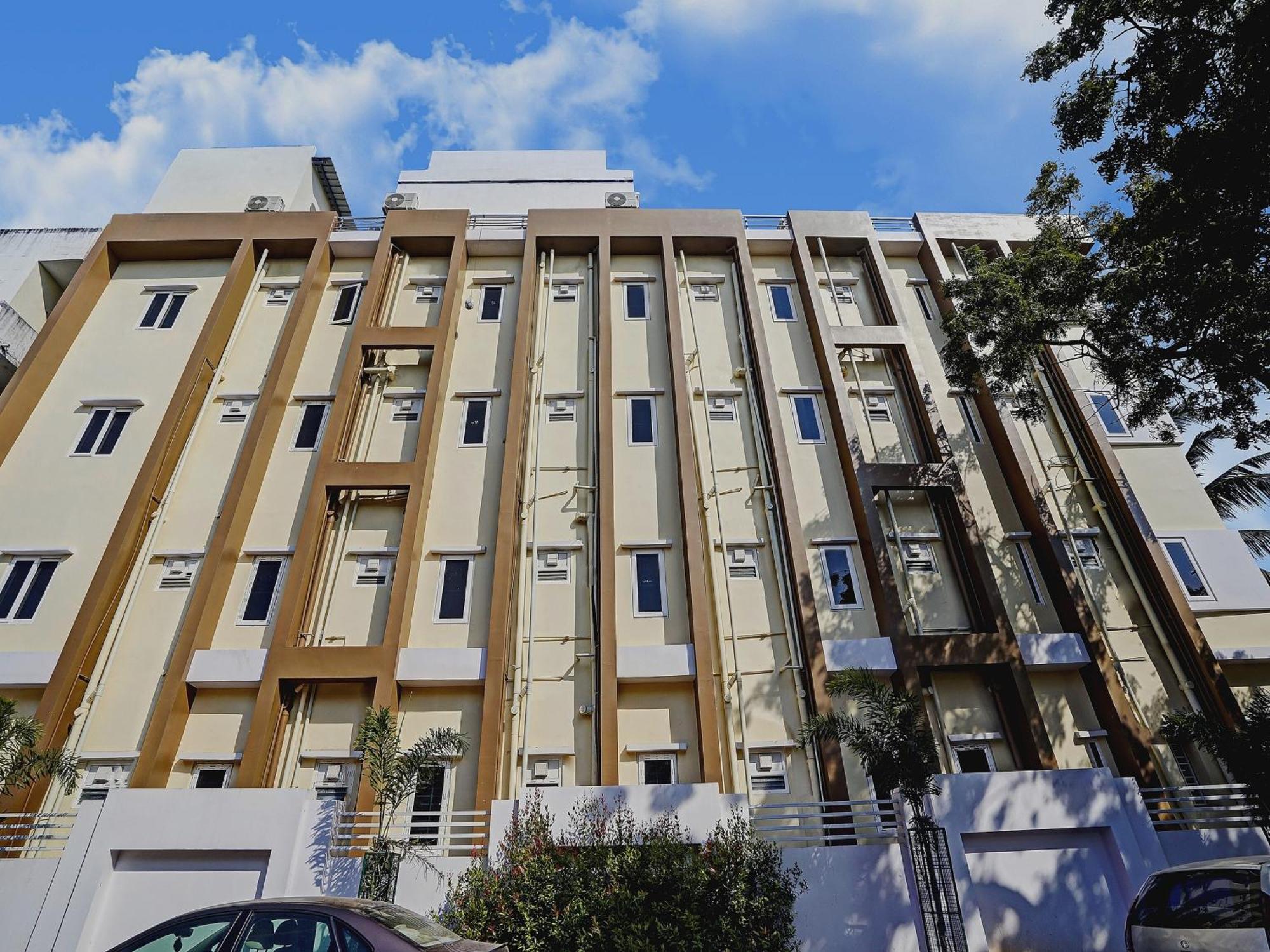 Capital O De Alphabet Kakinada Hotel Exterior foto