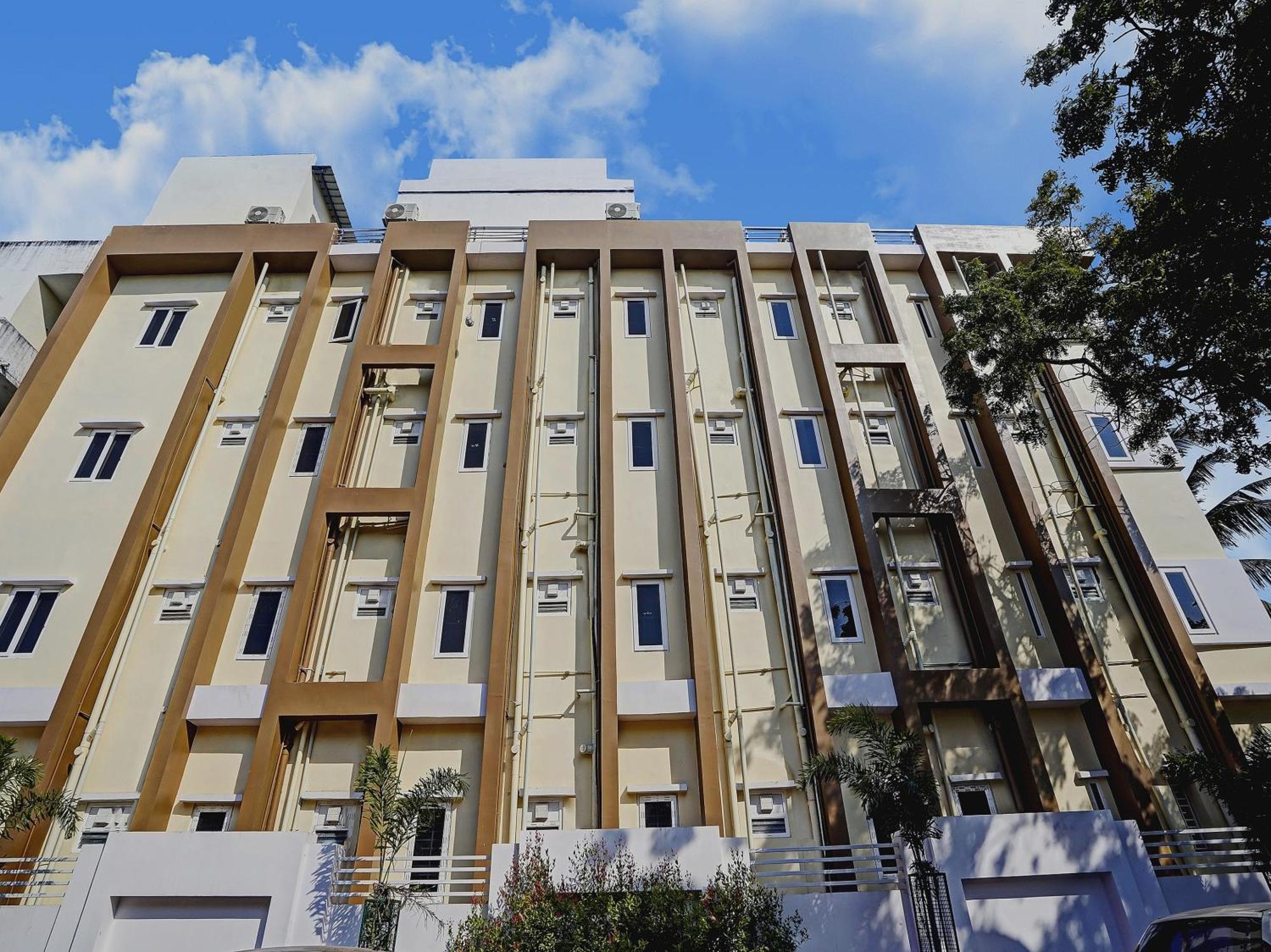 Capital O De Alphabet Kakinada Hotel Exterior foto